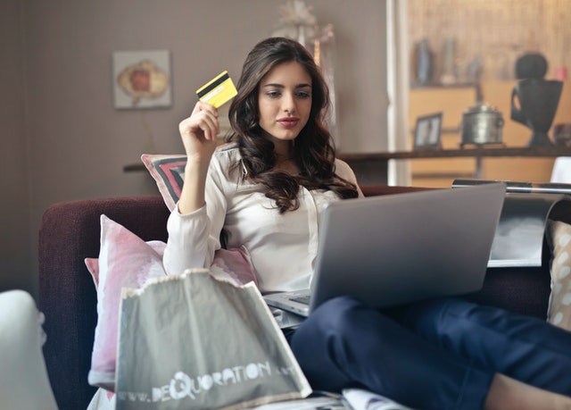 Women with credit card e-commerce image
