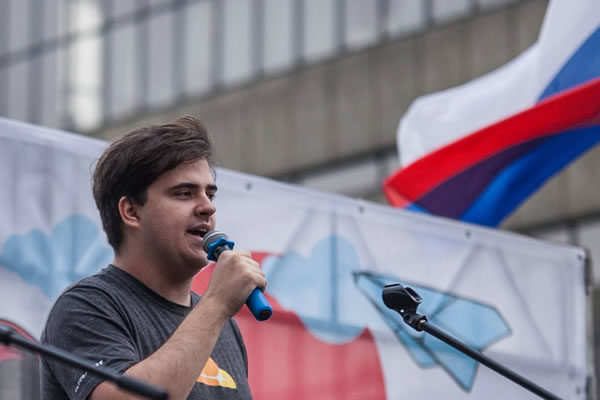 Aleksandr Litreev speaking at a rally in Russia