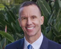 Tom Kearin Headshot photo of Tom Kearin