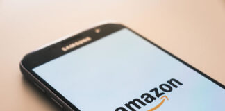 mobile phone showing the amazon loading app screen