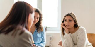 Change Your Life in Three Weeks: Introducing Soaak 21-Day Programs women talking in therapy and 21-day mental health program