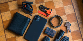 7 Essential EDC Gadgets Every Person Should Have In Their Pockets 7 Essential EDC Gadgets Every Person Should Have In Their Pockets