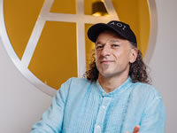 Johny Dar Headshot of artist Johny Dar