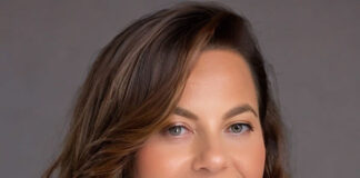 Hellen Nitschke Feature Headshot of Online Marketing Consultant Hellen Nitschke