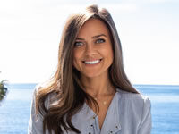 Natalie Brunell Headshot of Producer and Podcast Host Natalie Brunell