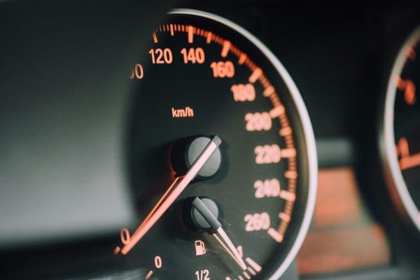 picture of a car's speedometer