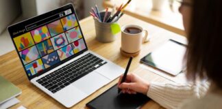 Python in WordPress Management: Tips for Outsourcing and Integration worker at desk improving her website with WordPress management