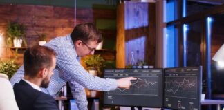 How Important is the Choice of a Good Software House for Your Business? Businessmen working together to choose a good software house