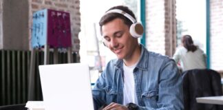 Software Development’s Impact on eLearning’s Growth in Education student in online class due to software's growth in education