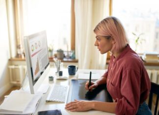 Safari for Windows: Testing Legacy Web Applications woman testing legacy apps on safari for windows