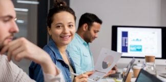 Maximizing Office 365 Security: Comprehensive Guide for Organizations work team using office 365 security