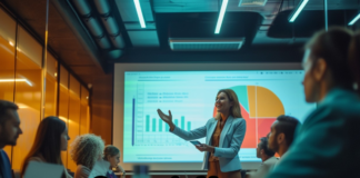 Community Manager: Rise to the Top with These Tips Community Manager