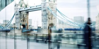 Setting up a Business in the UK: Top Tips business in the UK by the Tower Bridge