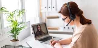 7 Essential Tips for Managing Virtual Executive Assistant Jobs a virtual executive assistant