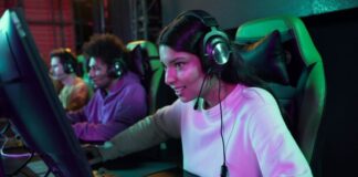 AI vs. Human: Can Artificial Intelligence Outplay Pro Gamers? group of pro gamers at a tournament