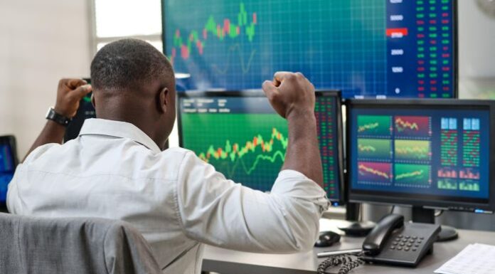 4 Complex Candlestick Patterns You Must Master as an Advanced Trader advanced trader looking at investment screens