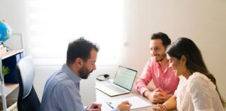 Why Life Insurance in India is More Accessible with Digital Tools family meet with agent to discuss life insurance in India