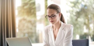 Effective Strategies for Reaching Online Buyers woman reaching online buyers on a laptop