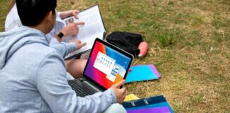 AI-Powered Test Prep Tools: Revolutionizing Student Success AI test prep tools used by student outdoors