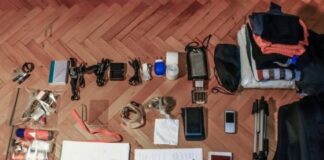 The Minimalist Traveler’s Mobile Setup for Singapore mobile setup devices for travel