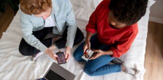 8 Best Parental Monitoring Apps for iPhone in 2025 parental monitoring apps for child devices