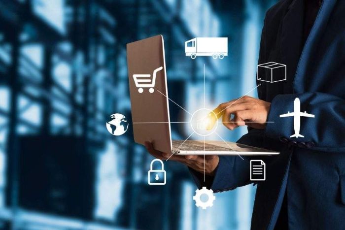 freight management with laptop