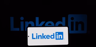 LinkedIn Message Automation for Tech CEOs: Scaling Outreach While Keeping Authenticity Linked in Logo