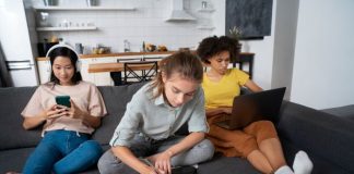 Living With Roommates? These Apps Keep the Peace (and the Budget) living with roommates