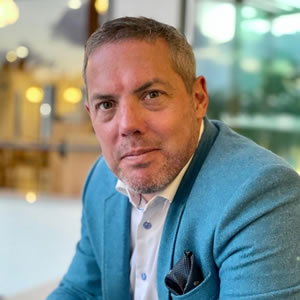 lucas-martin Headshot of Martin Lucas