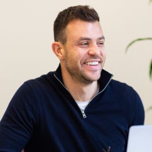 hamadache-adam Headshot of Adam Hamadache