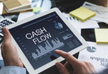 How Advisors Help Founders Fix Cash Flow Before It Becomes a Crisis advisors help founders