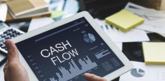 How Advisors Help Founders Fix Cash Flow Before It Becomes a Crisis advisors help founders