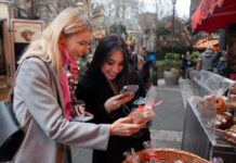 How Hyperlocal eCommerce is Unlocking Tier-2 and Tier-3 City Markets Hyperlocal eCommerce