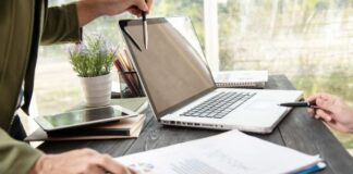 How to Write Meeting Minutes Fast with Transcription Meeting Minutes Fast with Transcription