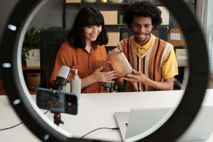 Vivian Agency Vivian Agency