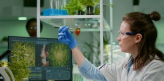 Why Biotech Innovations Are Reshaping Modern Wellness scientist looking at biotech innovations